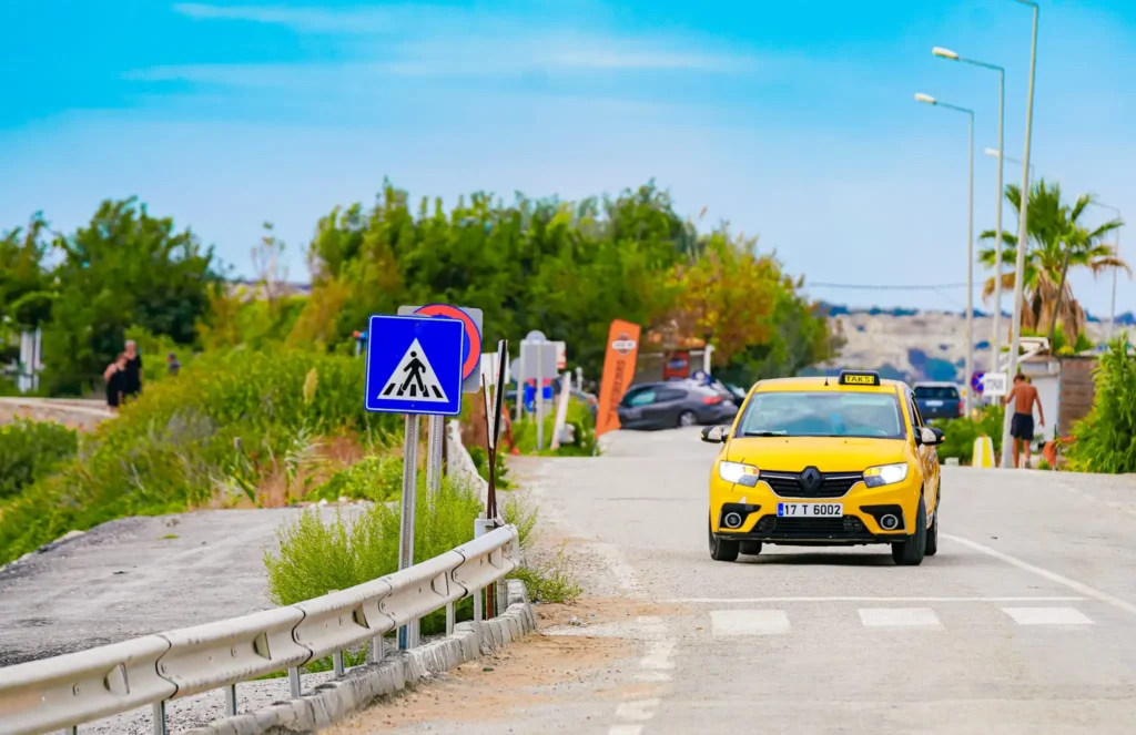Bozcaada otel transferi — gece geç varışlar için 7/24 taksi hizmeti